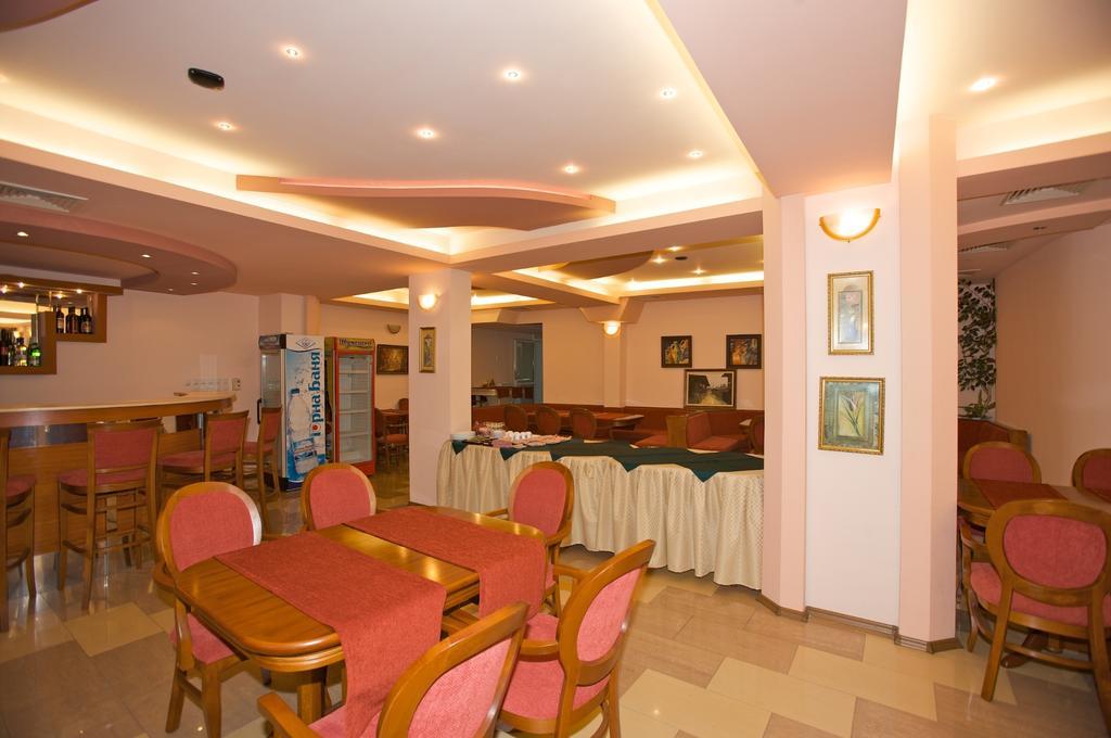 Семеен Хотел Елена Палас Nessebar Exterior foto
